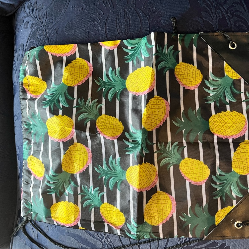 Cute Pineapple Bag With Great Colors And Designs, Great For A Nice Summer Look!